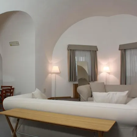 Cavour Et Des Officiers 3* Bard