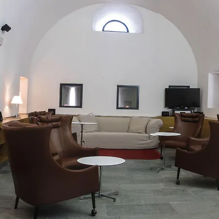 Cavour Et Des Officiers Hotell