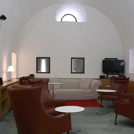 Отель Cavour Et Des Officiers