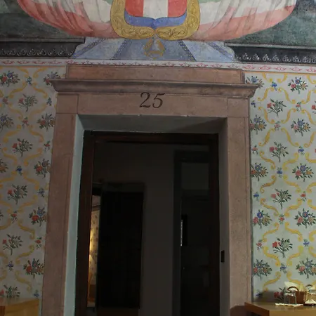 Cavour Et Des Officiers 3* Бар