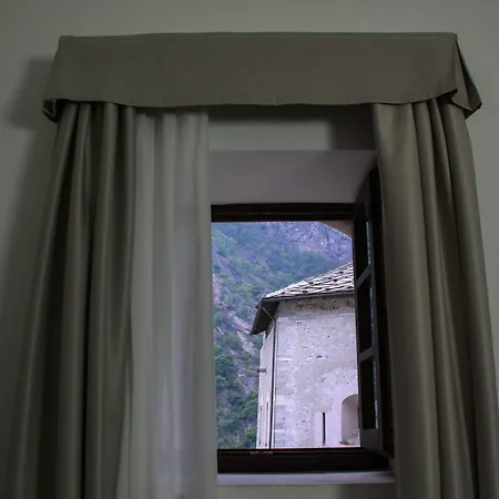 Cavour Et Des Officiers Бар