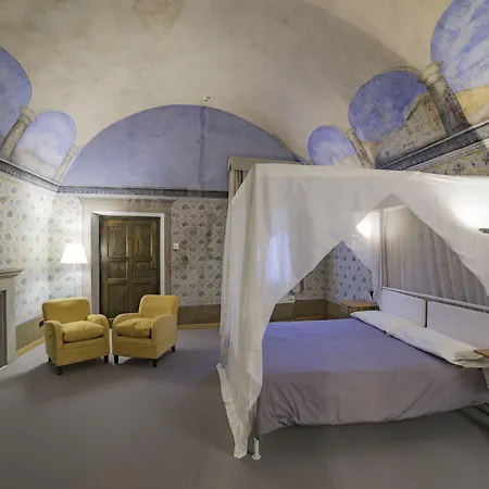 Cavour Et Des Officiers Hotell