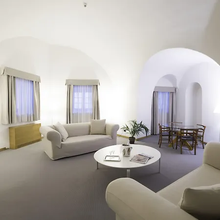 Cavour Et Des Officiers 3* Bard