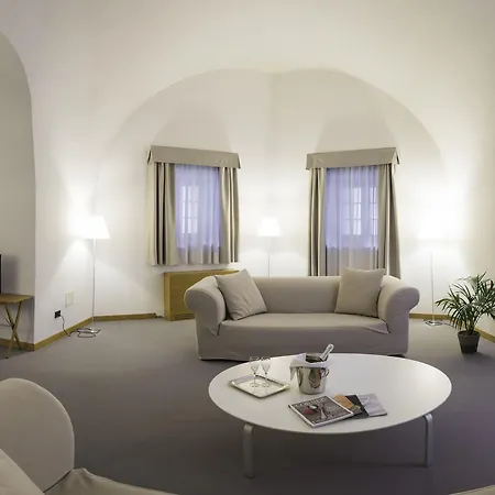 Hotell Cavour Et Des Officiers Bard