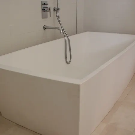 Cavour Et Des Officiers 3* Бар