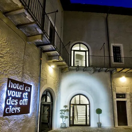 Cavour Et Des Officiers 3*