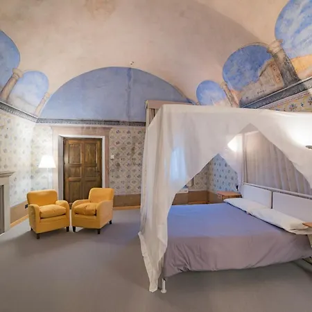 Cavour Et Des Officiers Hotell Bard