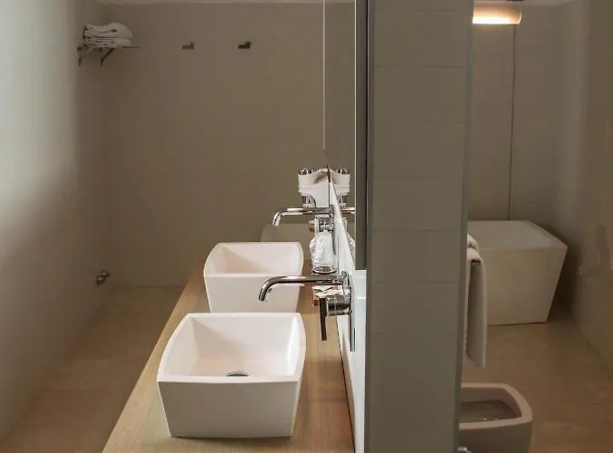 Cavour Et Des Officiers Hotel