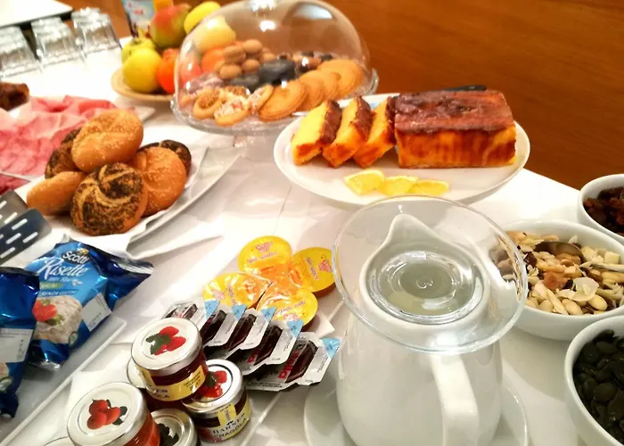 Cavour Et Des Officiers 3*