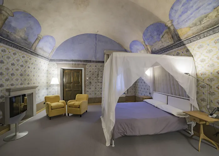 Cavour Et Des Officiers Hotel