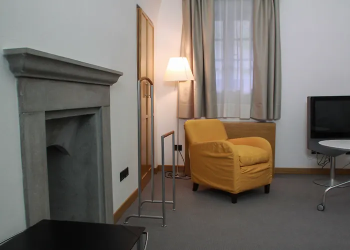 Cavour Et Des Officiers Bard