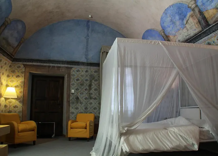 Hotel Cavour Et Des Officiers Bard