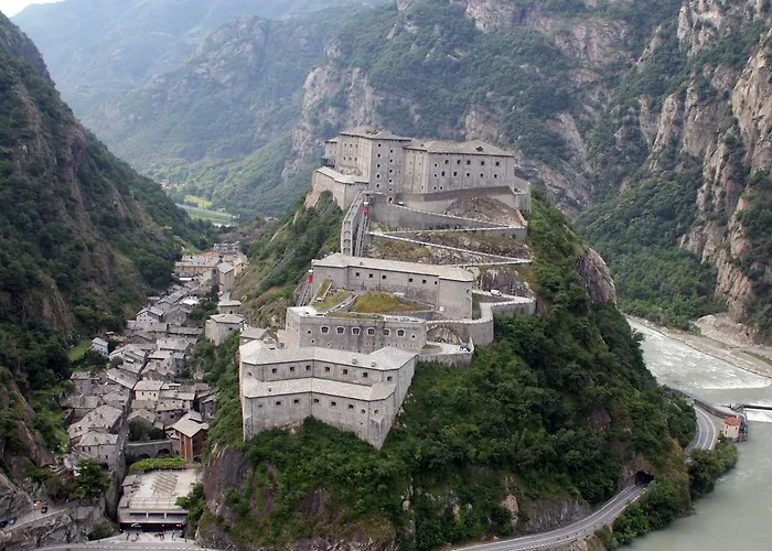 Cavour Et Des Officiers Bard