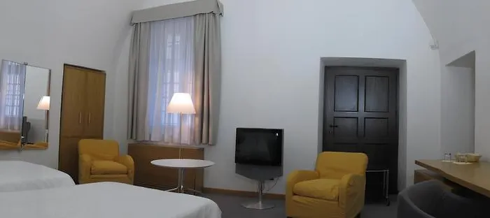 Cavour Et Des Officiers 3*