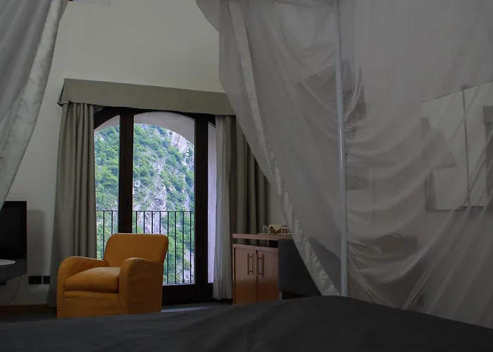 Cavour Et Des Officiers 3*