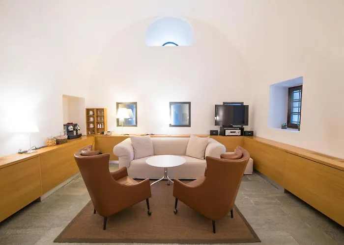 Cavour Et Des Officiers Hotel Bard