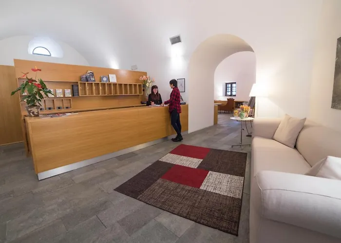 Cavour Et Des Officiers Bard