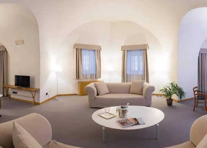 Cavour Et Des Officiers Hotel 3*