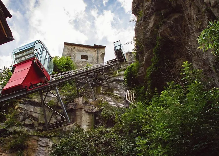 Cavour Et Des Officiers 3*